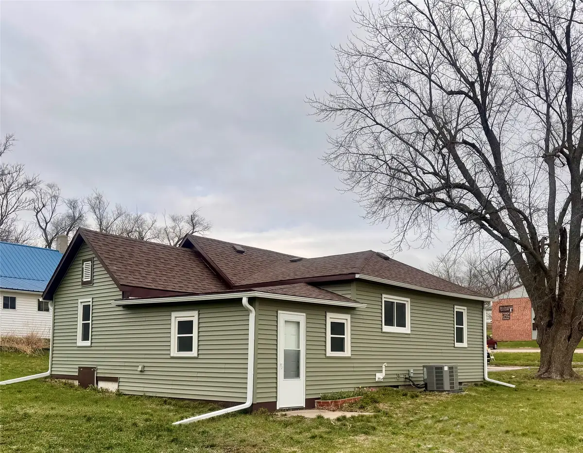 333 S 12th Street, Chariton, IA 50049 - #1