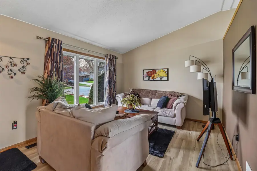 3304 SE 19th Court, Des Moines, IA 50320 - #2