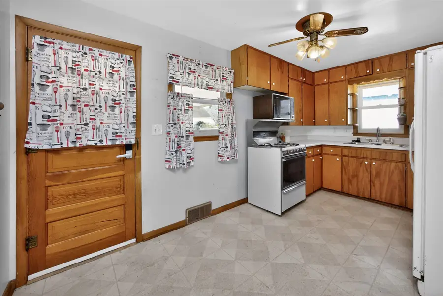 705 W Boston Avenue, Indianola, IA 50125 - #2