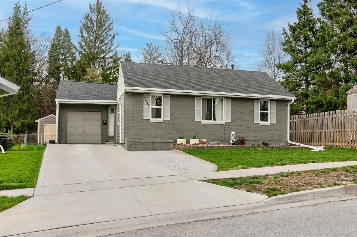 2930 E Jefferson Avenue, Des Moines, IA 50317 - #1