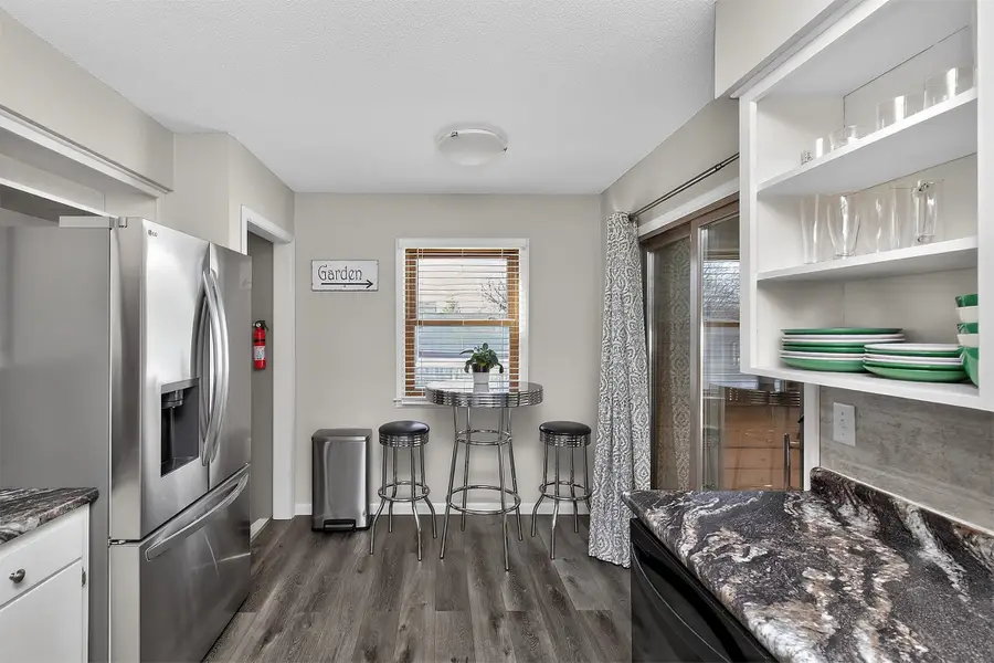 2400 E 39th Court, Des Moines, IA 50317 - #3