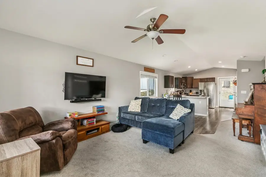 404 Lacona Avenue, Des Moines, IA 50315 - #2