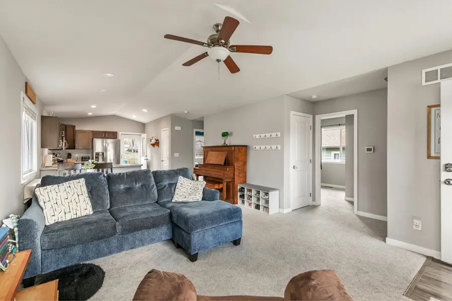 404 Lacona Avenue, Des Moines, IA 50315 - #3