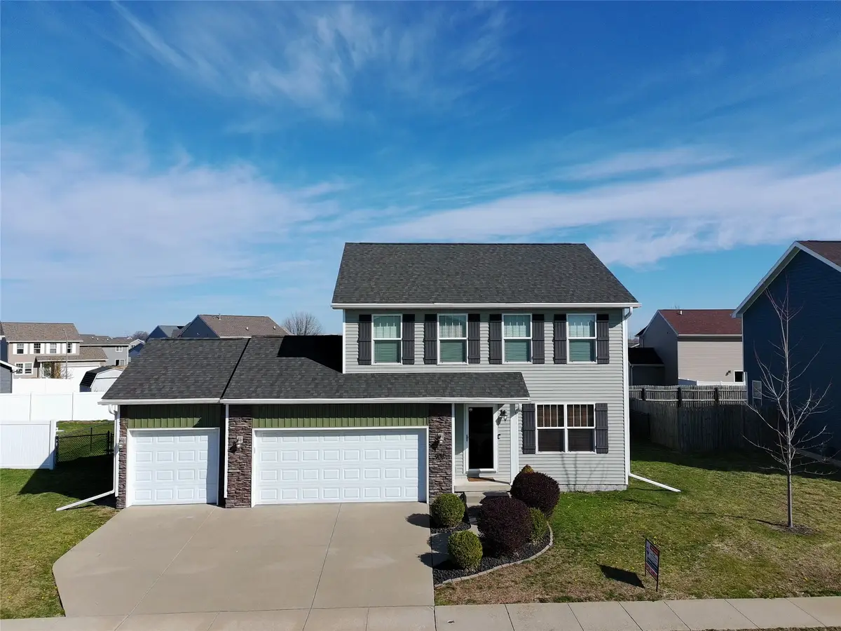 908 35th Street Sw, Bondurant, IA 50035 - #1