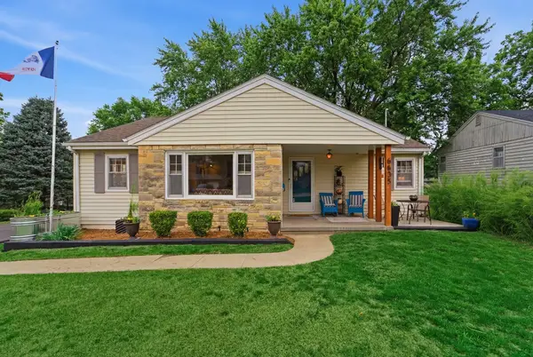 6635 Sunset Terrace, Windsor Heights, IA 50324