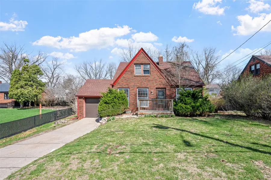 6531 Elmcrest Drive, Windsor Heights, IA 50324 - #2