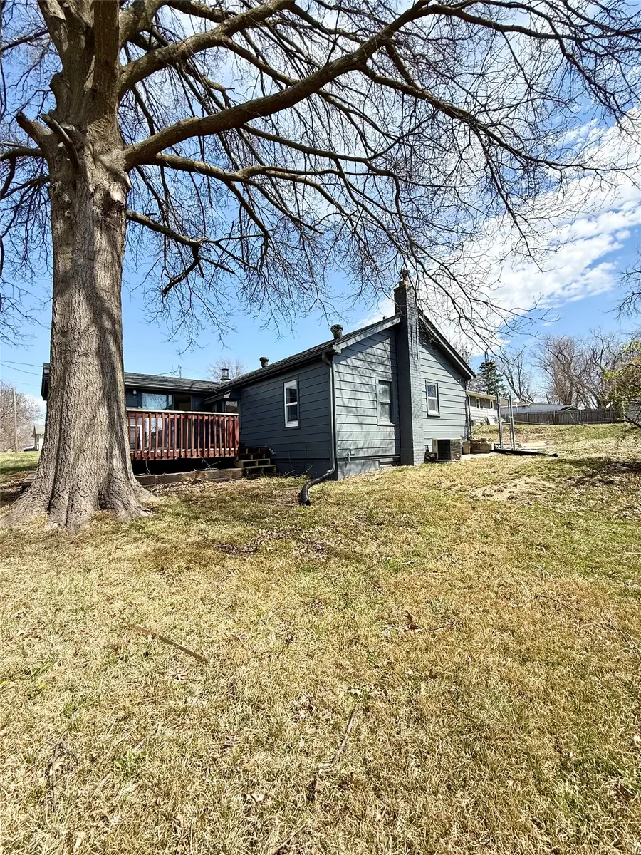 509 E Thornton Avenue, Des Moines, IA 50315 - #2