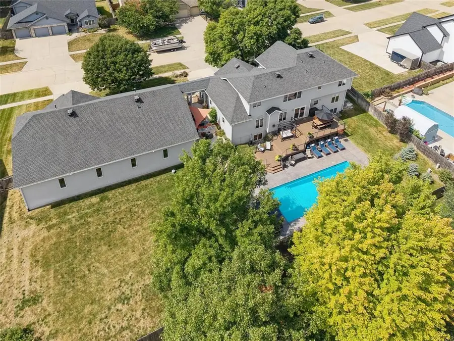 1019 11th Avenue Se, Altoona, IA 50009 - #3