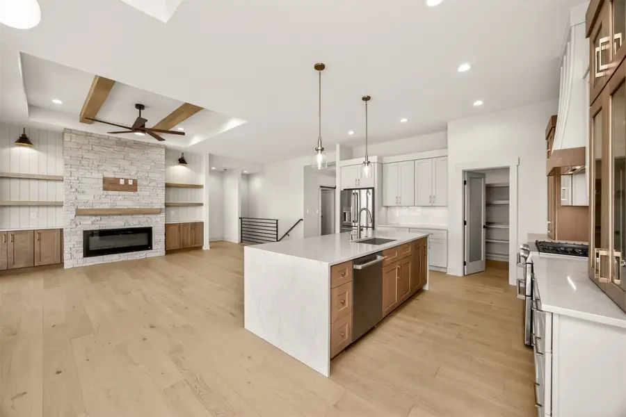 17211 Brookview Drive, Urbandale, IA 50323 - #2