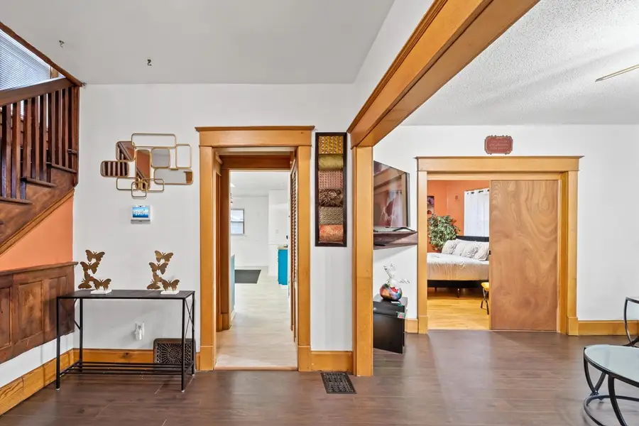 2411 E 9th Street, Des Moines, IA 50316 - #3