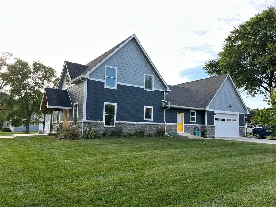 719 E Washington Street, Winterset, IA 50273 - #2