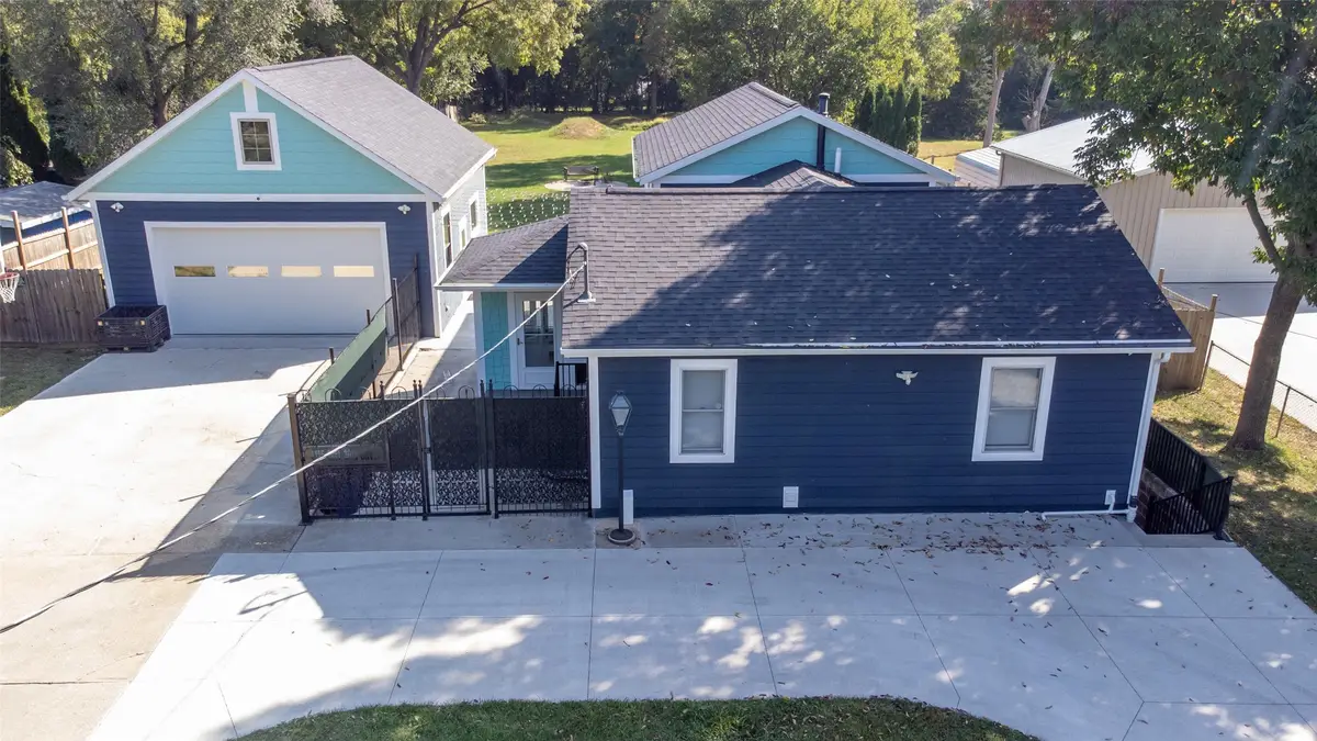 4125 E 30th Street, Des Moines, IA 50317 - #1