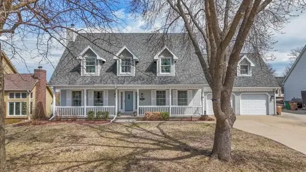 704 S 26th Street, West Des Moines, IA 50265