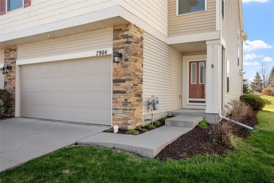 7904 Cottonwood Lane, West Des Moines, IA 50266 - #2