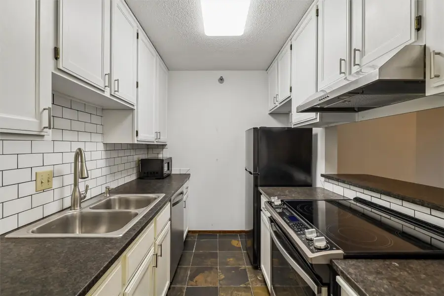 300 Walnut Street #407, Des Moines, IA 50309 - #3