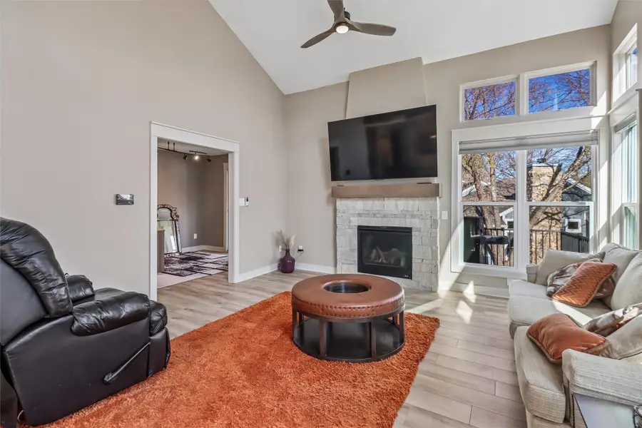 2618 82nd Street, Urbandale, IA 50322 - #3