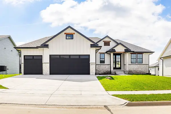 18048 Tanglewood Drive, Clive, IA 50325