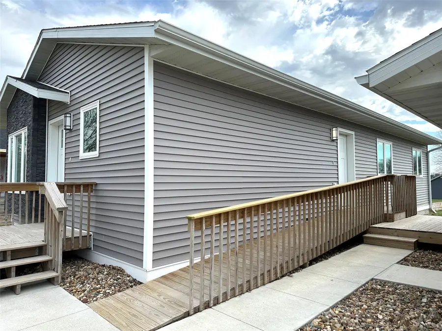 608 E Washington Street, Knoxville, IA 50138 - #2