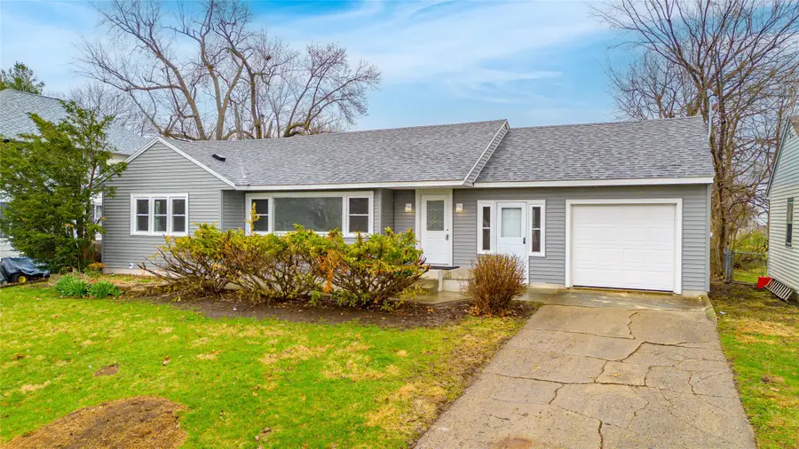 512 E 8th Street N, Newton, IA 50208 - #2