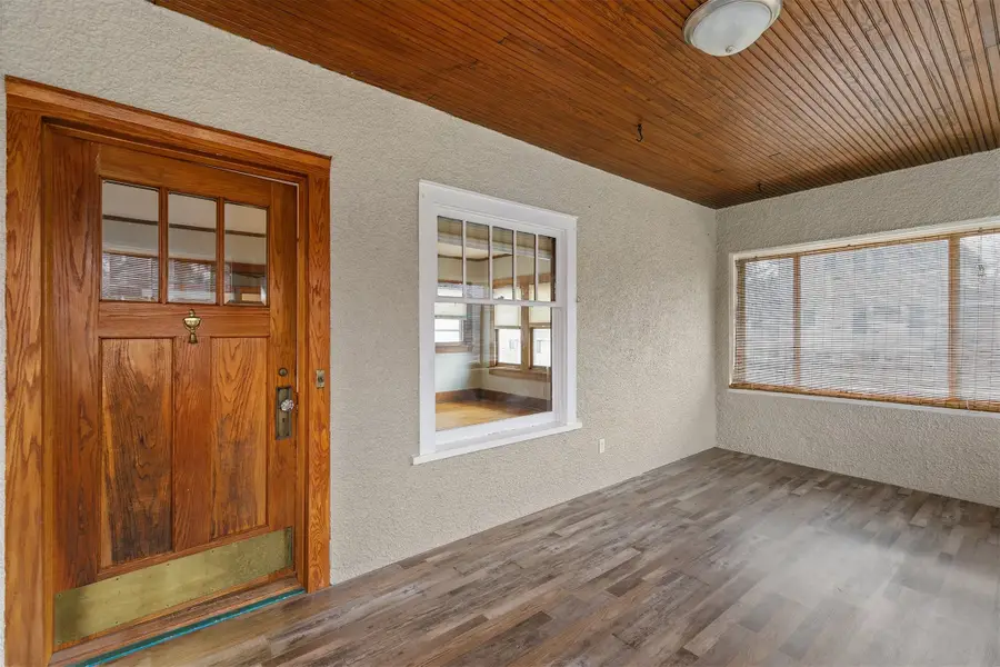 1327 39th Street, Des Moines, IA 50311 - #3