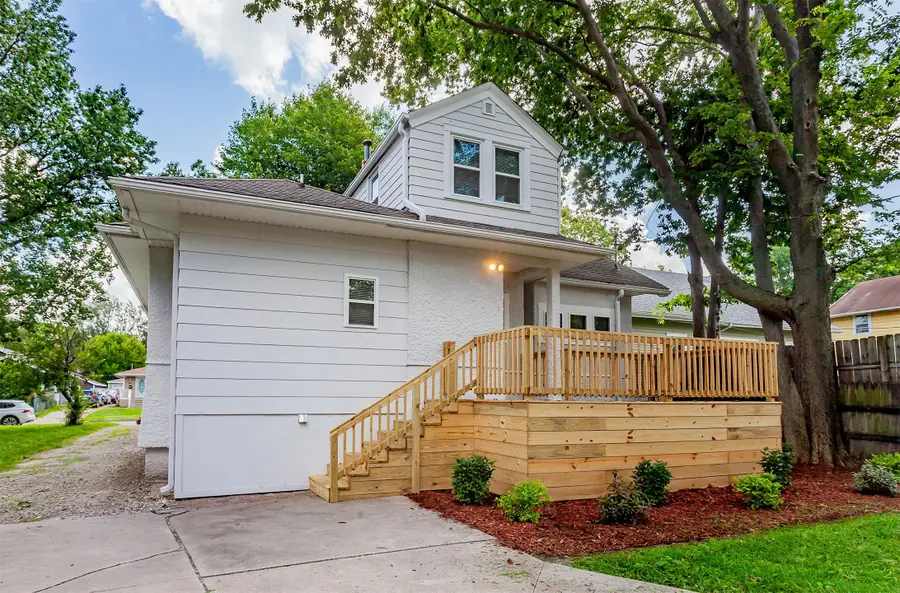 1614 E 13th Street, Des Moines, IA 50316 - #2