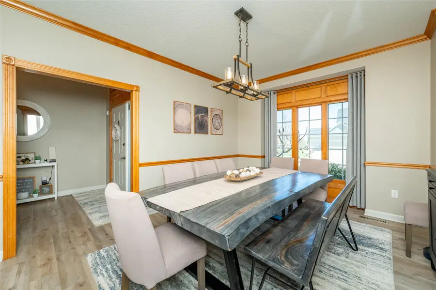 4102 Belair Drive, Urbandale, IA 50323 - #3