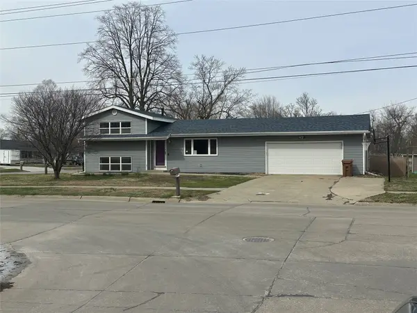 407 11th Avenue, Grinnell, IA 50112