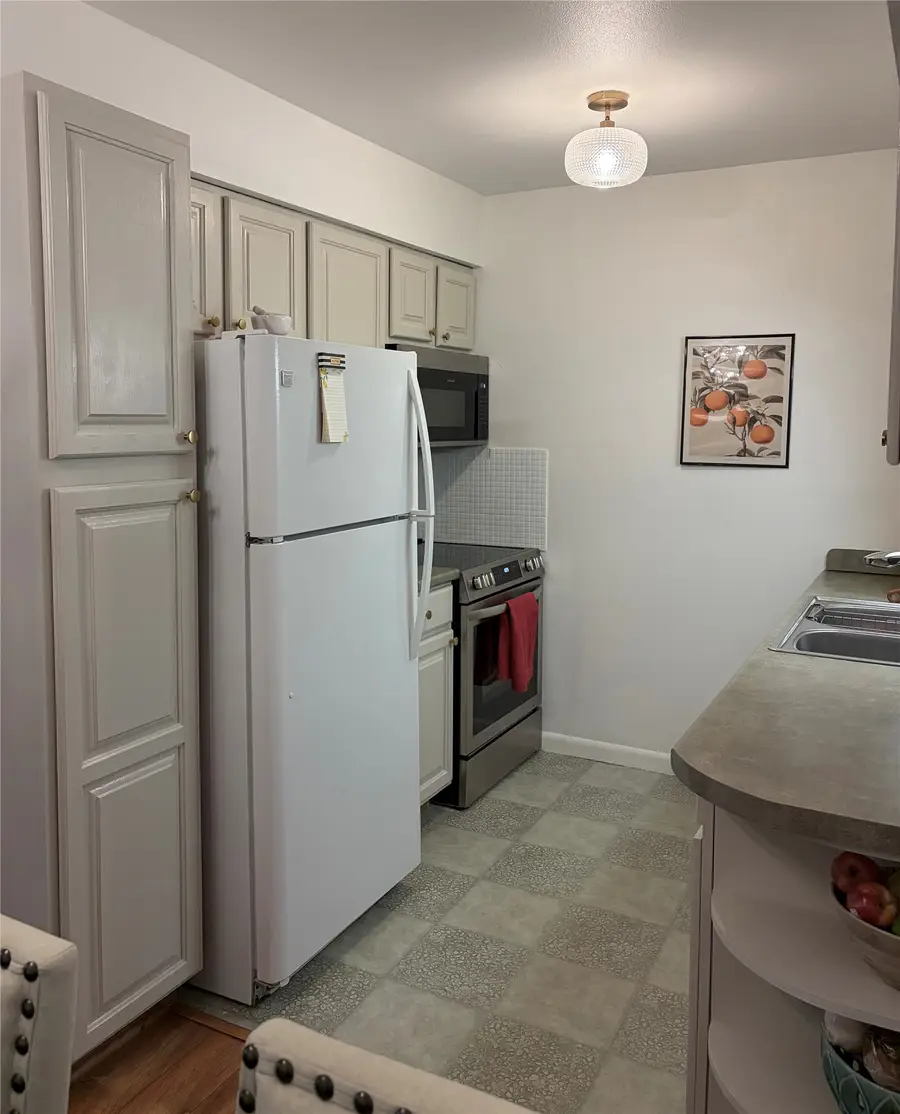 1900 50th Street #9, Des Moines, IA 50310 - #3