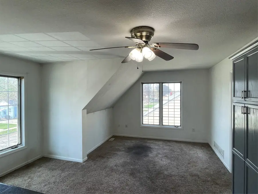 4017 Cambridge Street, Des Moines, IA 50313 - #2