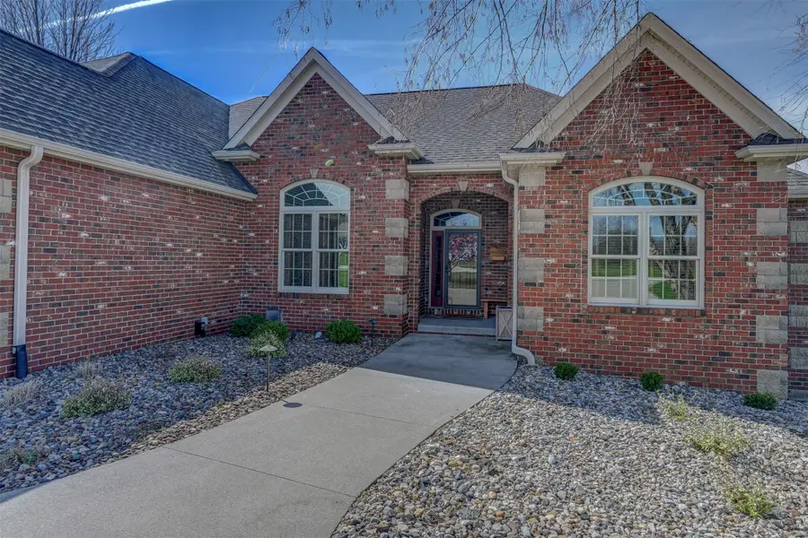 755 S 29th Avenue E, Newton, IA 50208 - #2