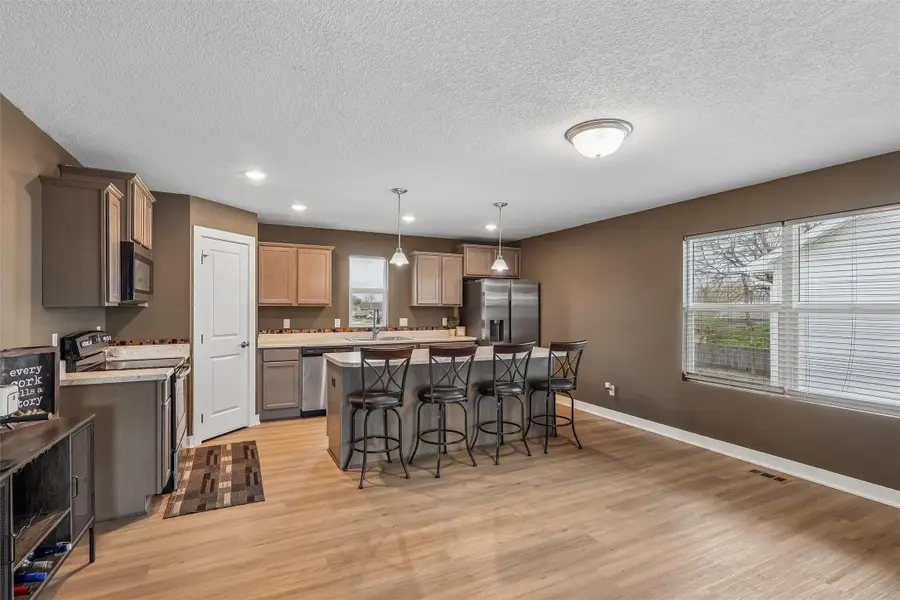 902 E Iowa Avenue, Indianola, IA 50125 - #3