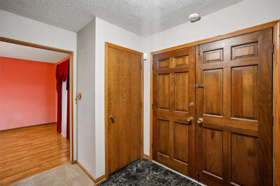 1608 E Lacona Avenue, Des Moines, IA 50320 - #3