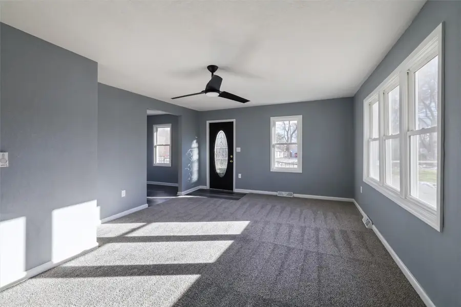 4710 NE 31st Street, Des Moines, IA 50317 - #3