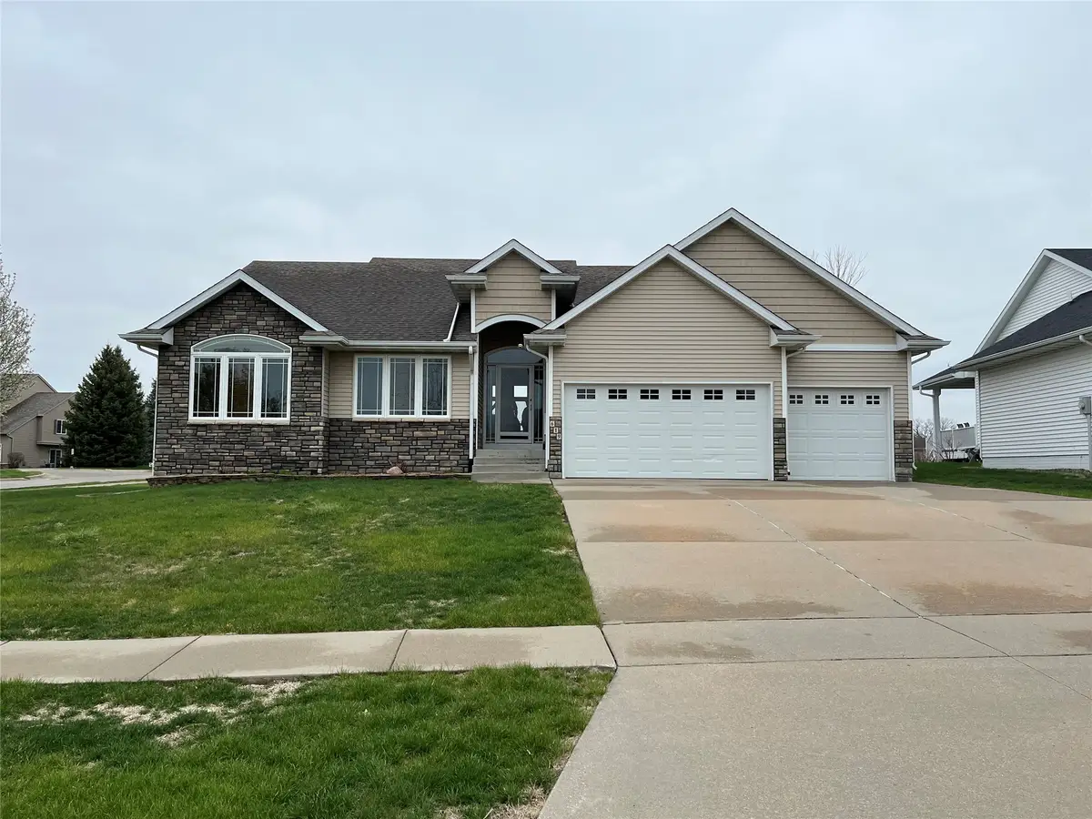 619 W Pine Avenue, Norwalk, IA 50211 - #1