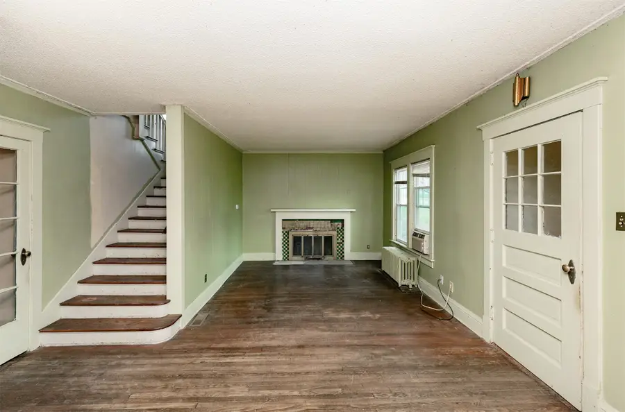 684 31 Street, Des Moines, IA 50312 - #2