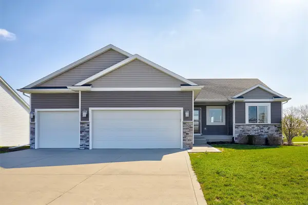1506 Green Hills Drive, Norwalk, IA 50211