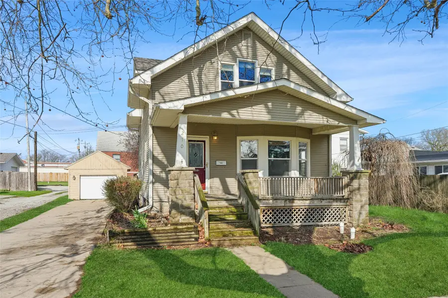 210 N 4th Street, Knoxville, IA 50138 - #2