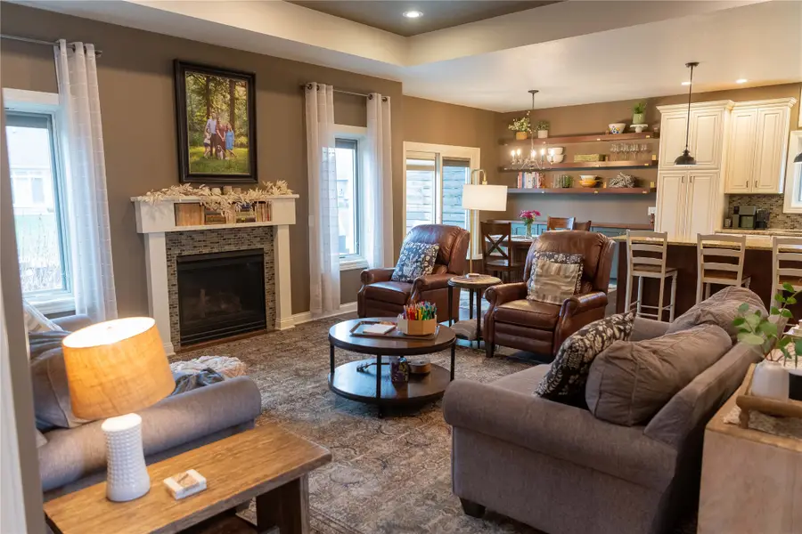 1706 Evening Court, Pella, IA 50219 - #3