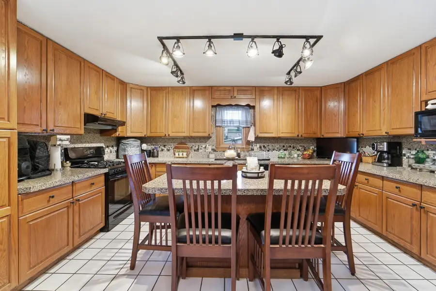 813 E Montgomery Street, Knoxville, IA 50138 - #2