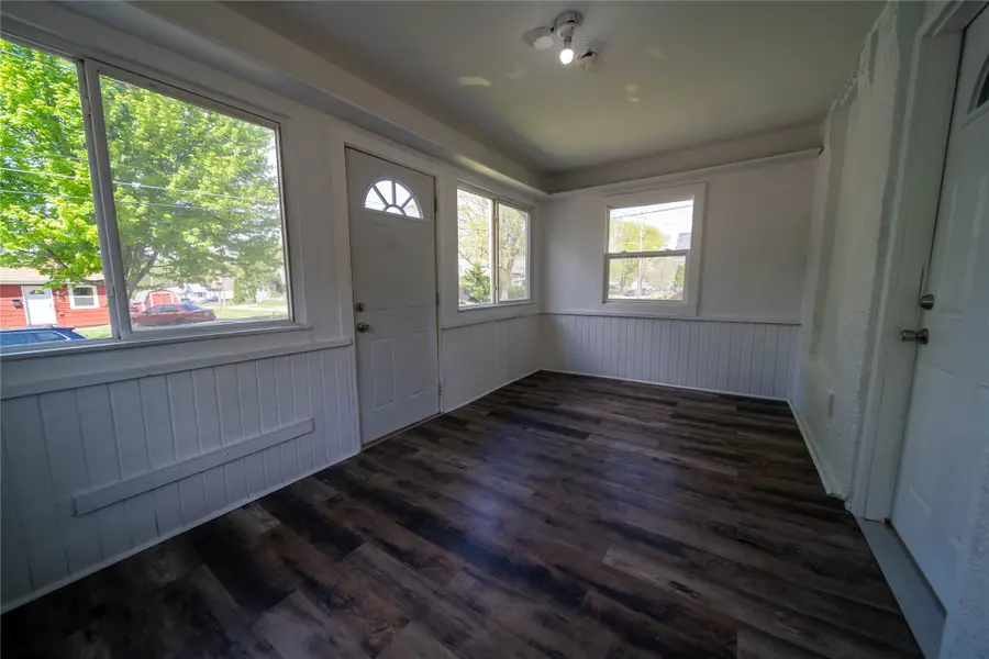2112 Washington Avenue, Des Moines, IA 50310 - #3