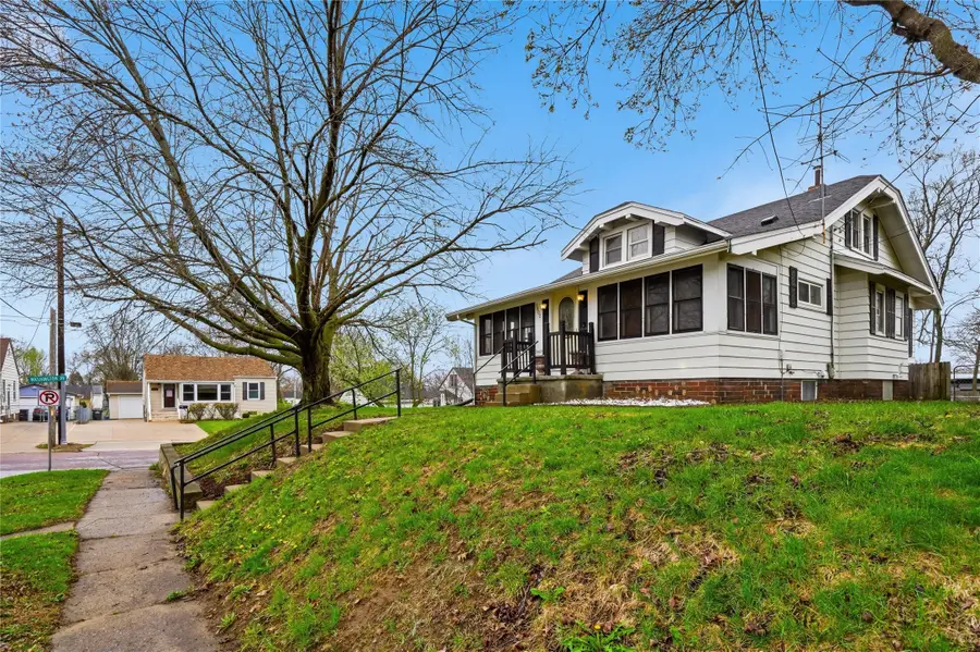 1602 E 32nd Court, Des Moines, IA 50317 - #2