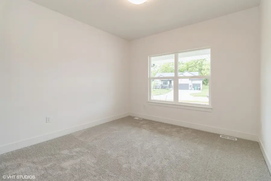 143 10th Avenue Ne, Altoona, IA 50009 - #3