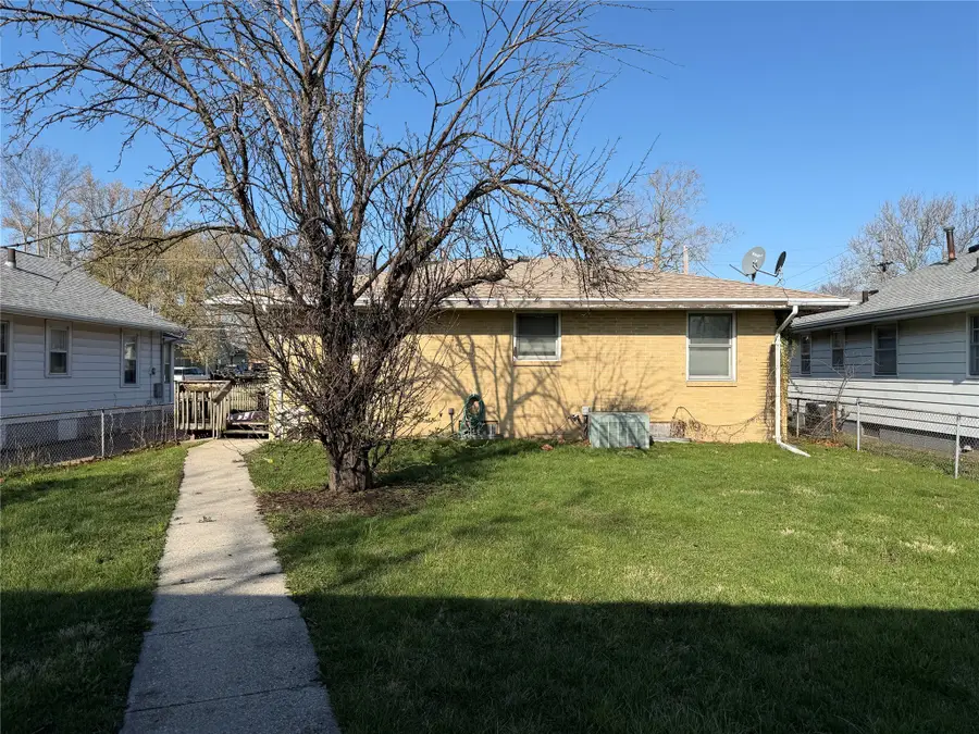 1519 E 24th Street, Des Moines, IA 50317 - #2