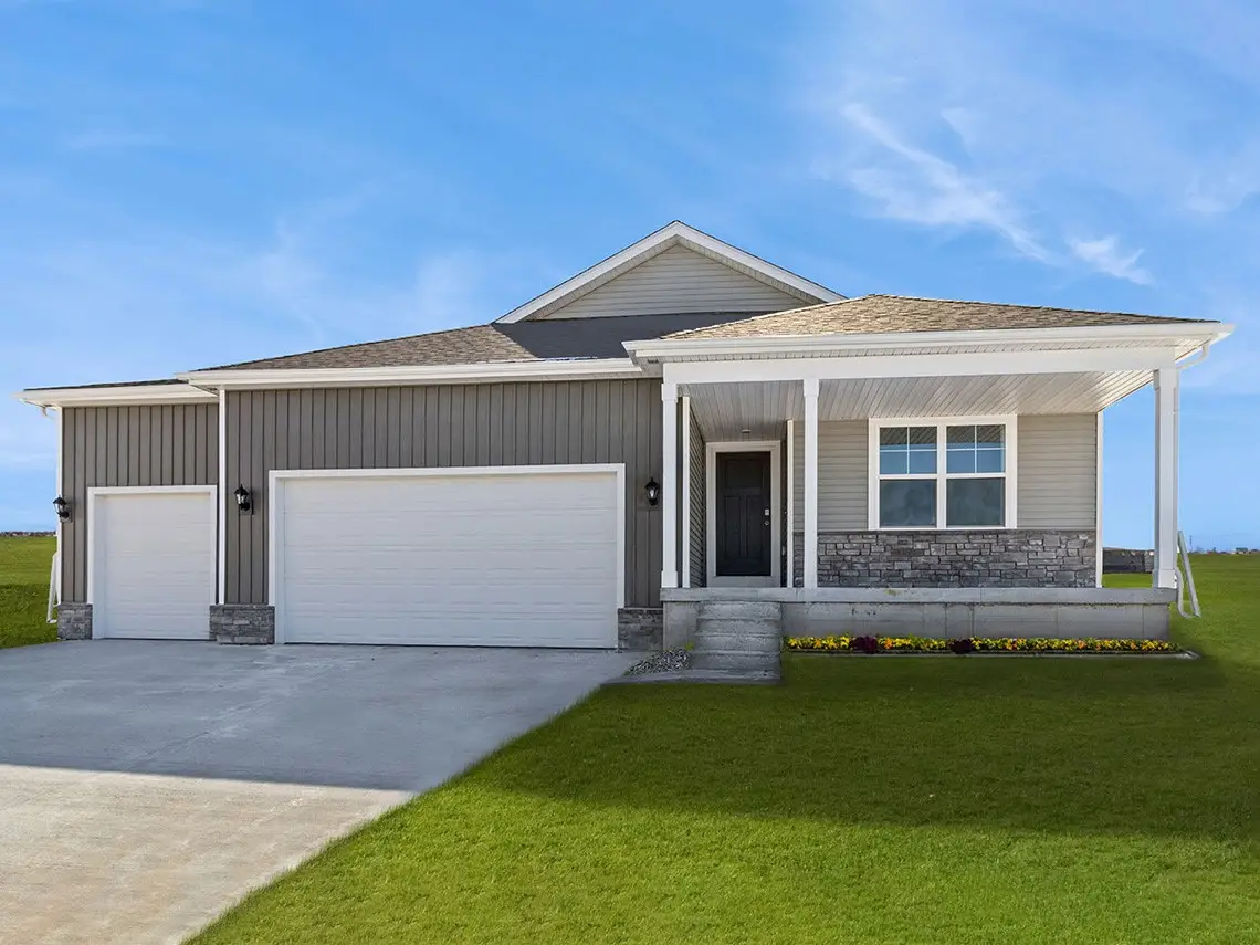 3005 Sweetwater Drive, Des Moines, IA 50320 - #1