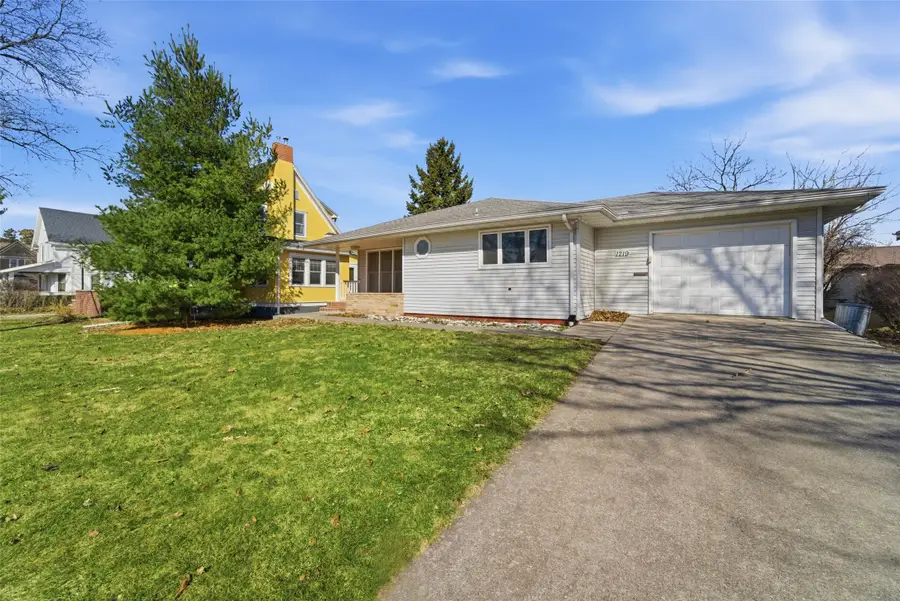 1219 K Avenue, Nevada, IA 50201 - #3