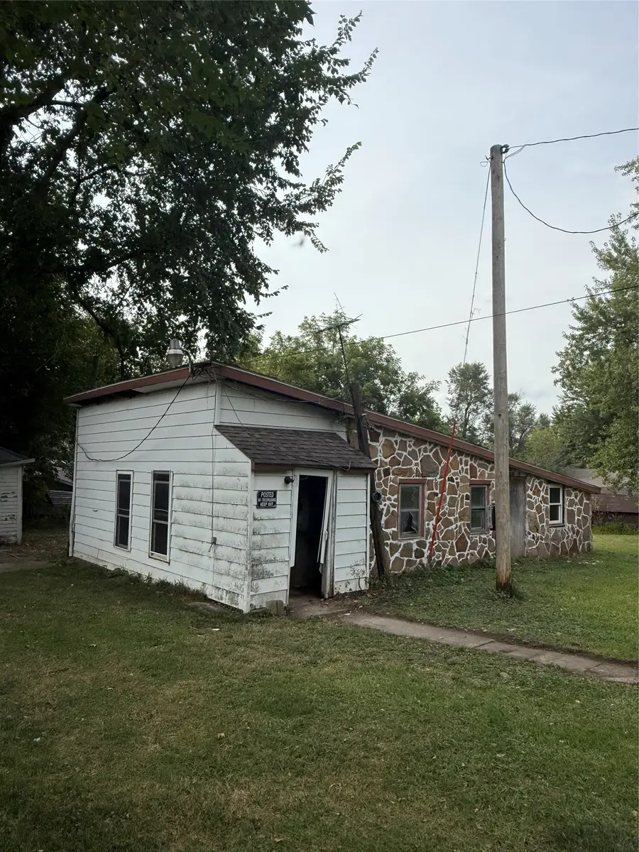 299 Hickory Street, Newton, IA 50208 - #2