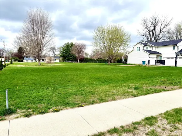 5768 NW 54th Court, Johnston, IA 50131
