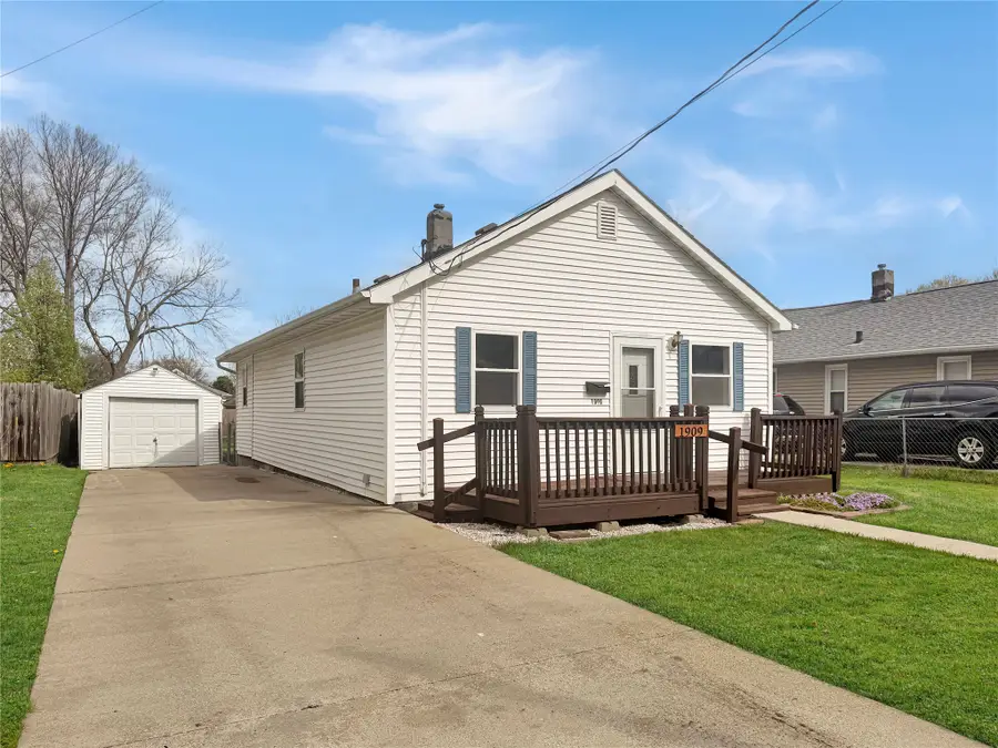 1909 E 24th Street, Des Moines, IA 50317 - #2