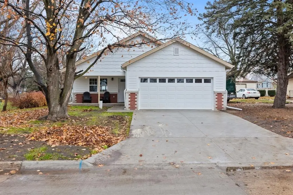 2505 E 40th Street, Des Moines, IA 50317 - #1