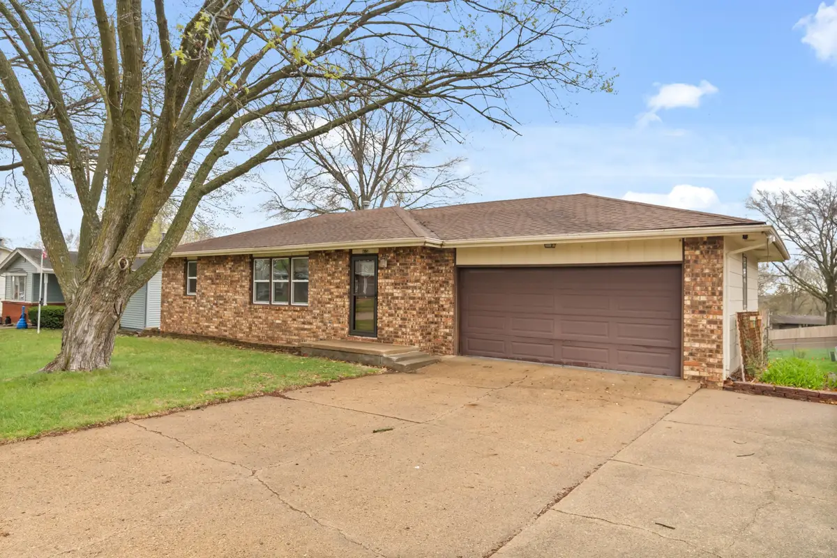 415 N 9th Street, Carlisle, IA 50047 - #1